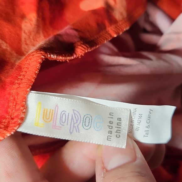 LULAROE LLR TC Heart Valentines Patterned Buttery Soft Legging Tall Curvy - Picture 2 of 2